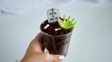 Halloween chocolate cake cup